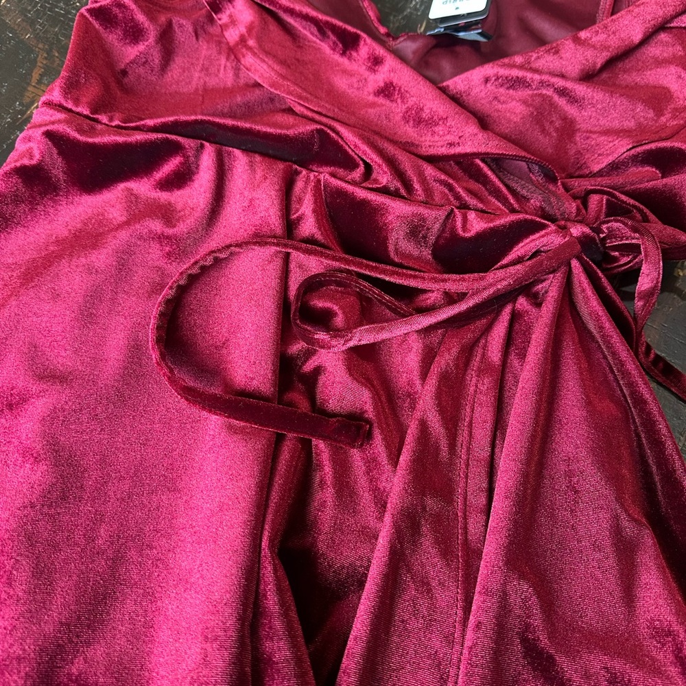 Torrid Midi Elegant Burgundy velvet Wrap Dress NWT perfect for a Christmas party - Picture 4 of 8